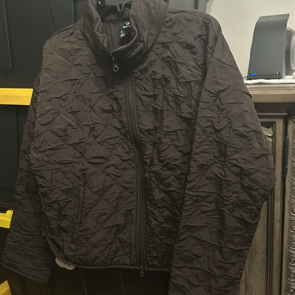 GapFit Crinkle Nylon Hooded Jacket - Picture 2 of 2